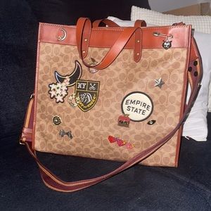 🍁🎄🛍Coach Carry-on Bag 🍁🎄🛍
